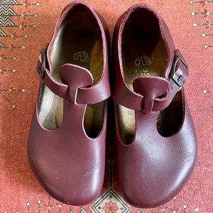 Birkenstock Paris Mary Janes 35 burgundy excellent condition!